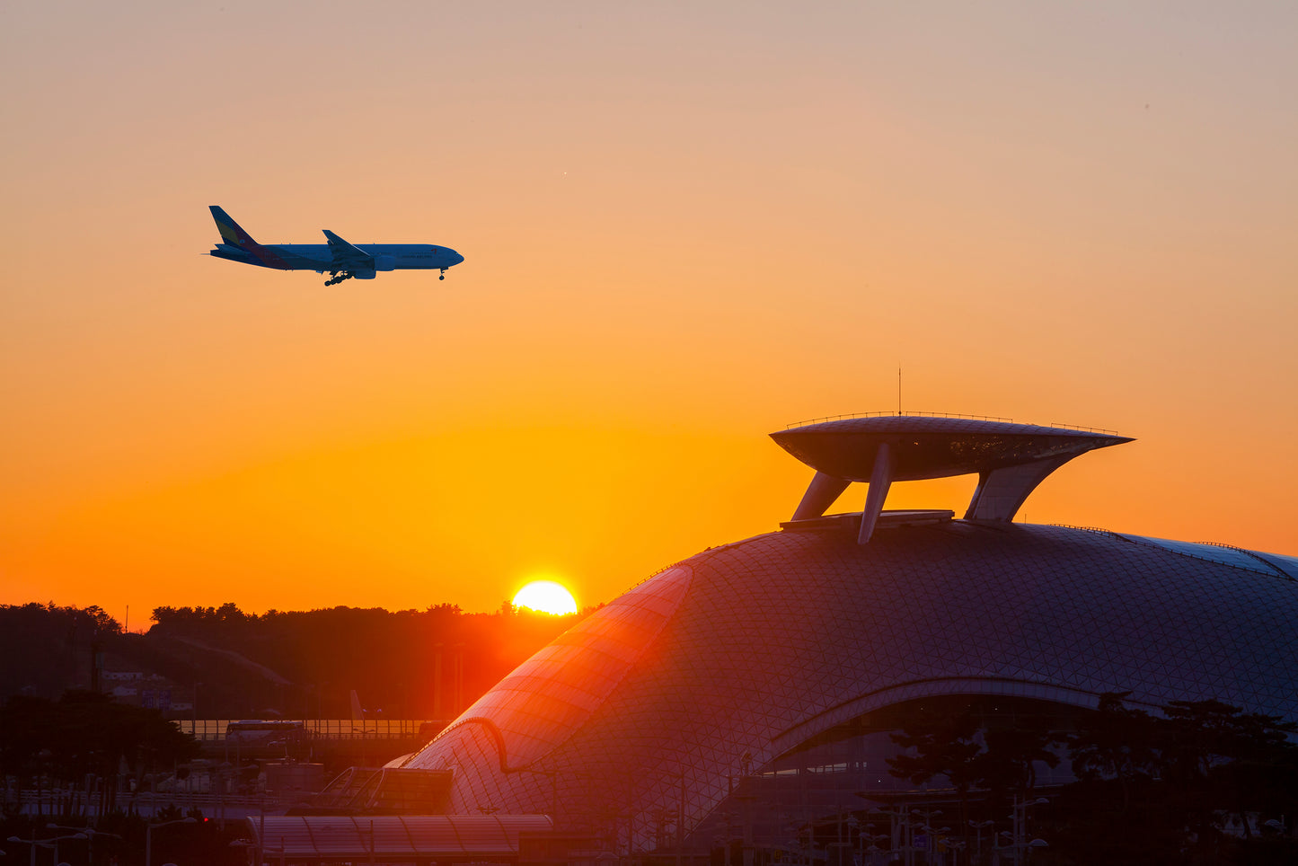 airplane is landing at Inchon int'l airport and we can provide a pickup service. 